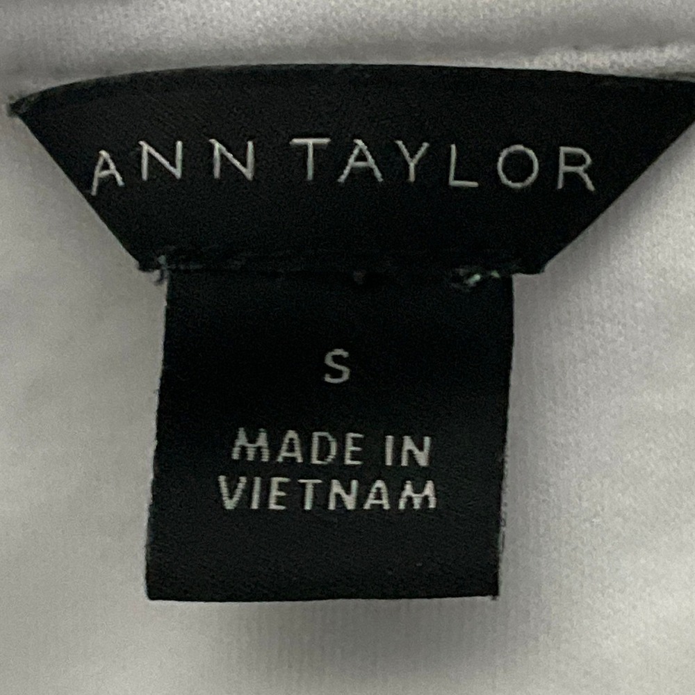 Ann Taylor White Eyelet Sleeve T-Shirt Top Womens Sz S Puff Sleeve Career Boho - Picture 3 of 7